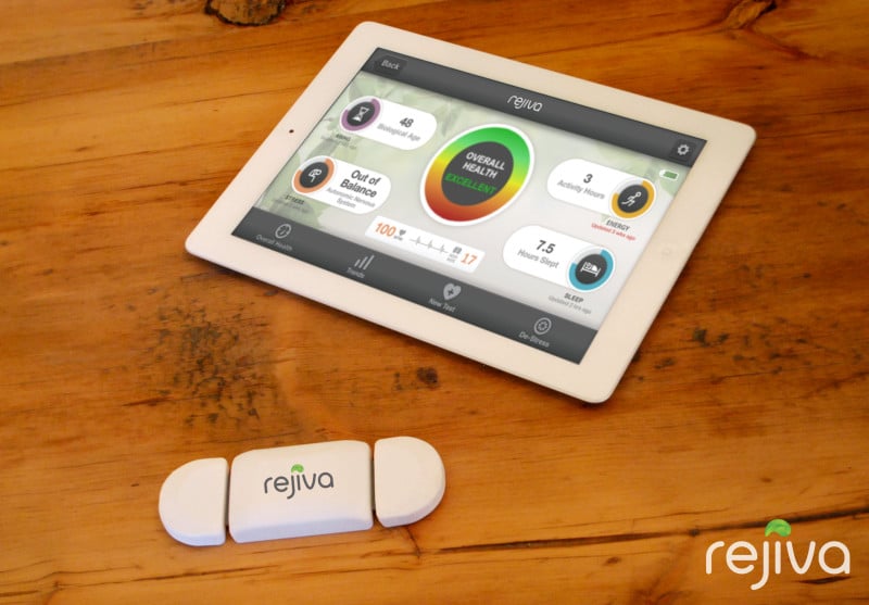 a tablet with the rejiva application, a connected medical object