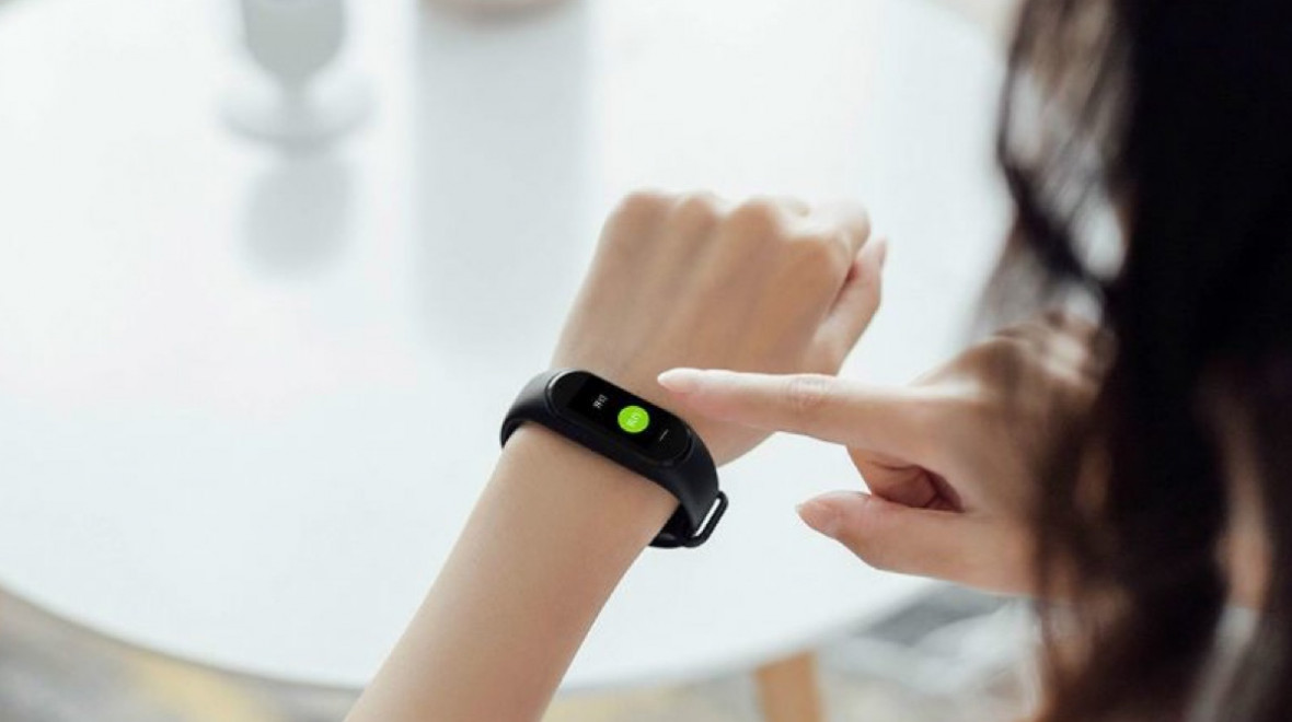 Xiaomi's Hey + fitness tracker offers a larger display than the Mi Band 3