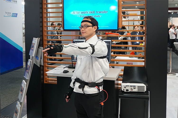 This is what the daily outfit for workers should look like in the future