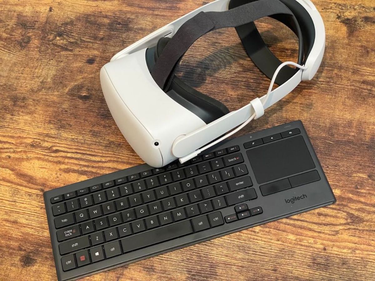 Oculus Quest Logitech keyboard test